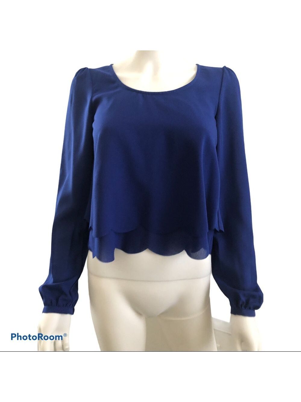 $10 SALE Guess Scalloped Hem Open Back Long Sleeve Top XS